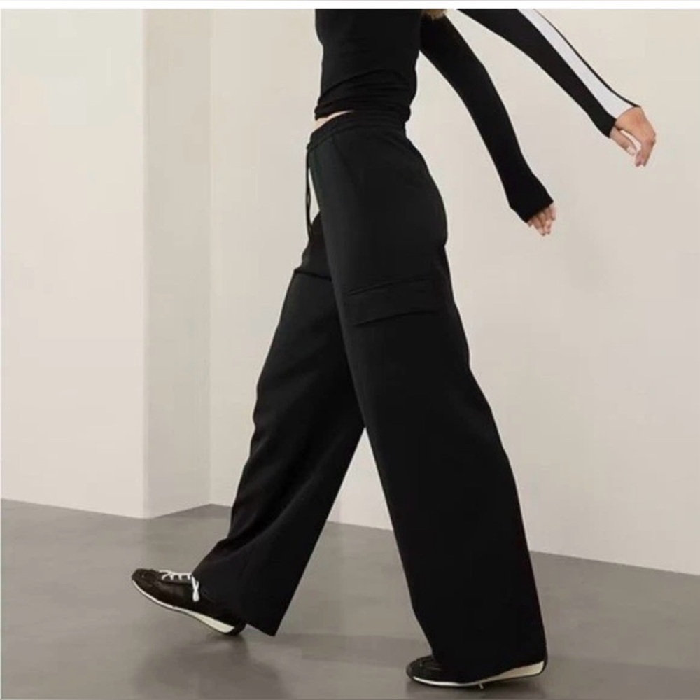 NWT $129 Athleta Promenade Cargo Pants Black Size X-Large XL